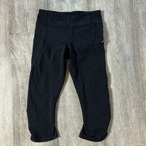 Lululemon low waist crop with zipper pocket size 4